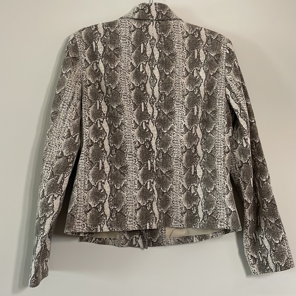 DonCaster - Picture 6 of 8